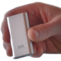 Dynon Metrics | externe SSD – tragbare USB-C-SSD mit Standard-USB-A- u. USB-C-Kabel – hochfeste externe SSD-Legierung, schnelle Datenübertragung (300 MB/s), Solid-State-Drive im Taschenformat – 256 GB