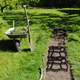 Relaxdays Gehwegform 2er Set, DIY Gestaltung von Gartenwegen, zum Selbstgießen, HxBxT: 4x32x32 cm, Kunststoff, schwarz