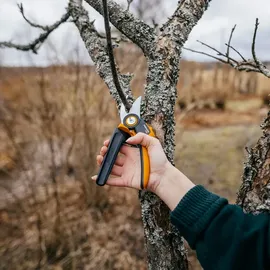 Fiskars X-series M P921 Bypass Gartenschere (1057173)