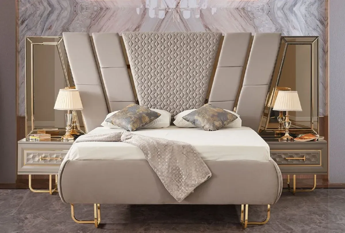 Casa Padrino Luxus Art Deco Schlafzimmer Set Grau / Gold - 1 Doppelbett mit Kopfteil & 2 Nachtkommoden - Art Deco Schlafzimmer Möbel - Luxus Schlafzimmer Möbel - Luxus Einrichtung