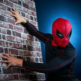 Hasbro Marvel Legends Series Spider-Man: Homecoming Elektronische Maske mit Fernbedienung