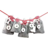 Frau Wundervoll DIY Adventskalender zum Befüllen Schneeflöckchen Landhausbeutel grau/rot,Ziffern