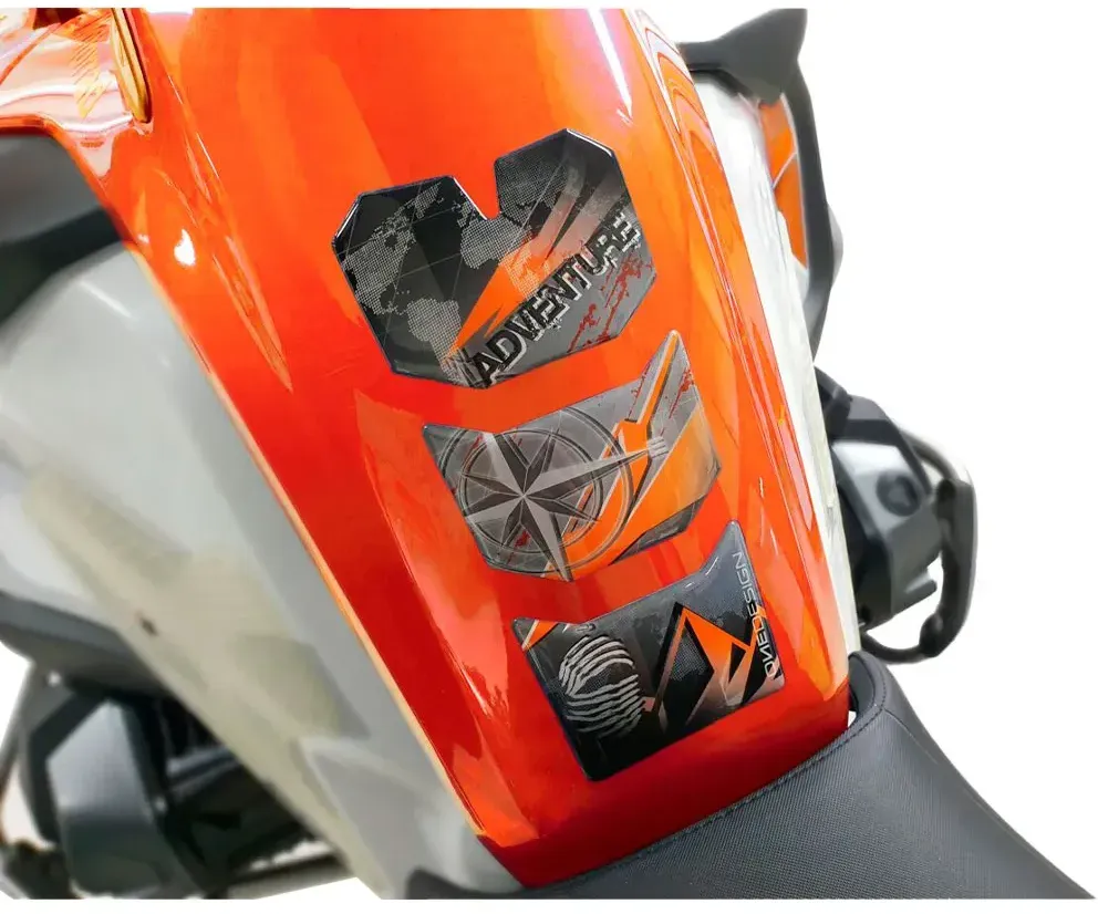 Onedesign Bmw Cggs3p Tankprotektor - Black / Carbon Fiber / Gray / Red - One Size