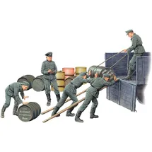 MiniArt MODELS 550035366 1:35 Figuren Deutsche Soldaten (5) mit Treibstofffässern. Sonderausgabe