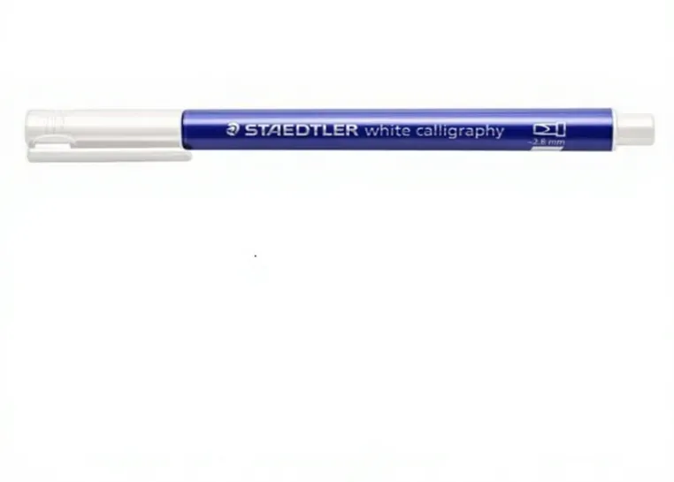Staedtler Metallic Kalligraphie‐Marker, weiß, mit Kalligraphie‐Spitze, Metallic‐Tinte, ca. 2,8 mm Strichstärke