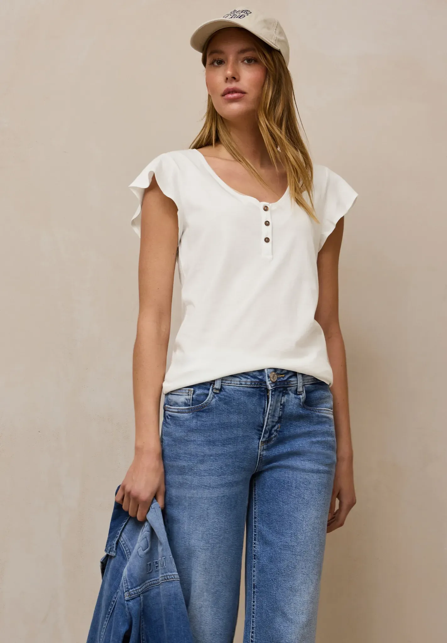 V-Shirt STREET ONE STUDIO, Damen, Gr. 42, sanftes weiß, Web, 50% Baumwolle, 50% Modal, unifarben, normal normal, V-Ausschnitt, abgesteppt, Shirts, Jersey