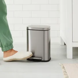 Amazon Basics Mini-Abfalleimer 5 l Silber