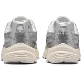 Nike Initiator Damen Vast Grey / Pink Foam / Metallic Silver 40