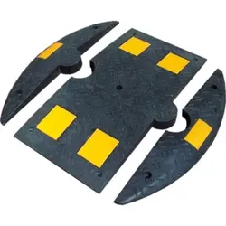 Schake Bodenschwelle aus Gummi, aus Gummi schwarz mit gelben Markierungen, 50mm Hoch, 800mm Überfahrlänge, Anfangsstück mit Zapfen, B: 150 mm