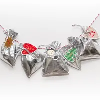 Adventskalender zum Befüllen 'Colourful' 24 bunte Anhänger, Säckchen und Band