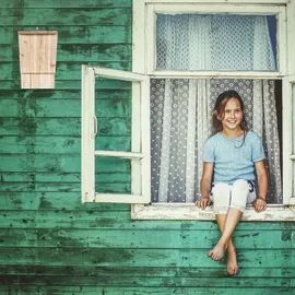 Relaxdays Fledermauskasten, großer Unterschlupf für Fledermäuse, aus unbehandeltem Holz, HxBxT: 34 x 22,5 x 13 cm, natur