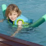 XIANXIAN Pool Nudelschaum Hohl Schwimmstöcke, Schwimmlernhilfe Swim Sticks für Erwachsene Kinder, Mehrfarbiger Schaumstab Wasserspielzeug, Poolnudel Für Kinder, Pool-Schwimmstäbe, Einfarbig Grün - 120*70 cm