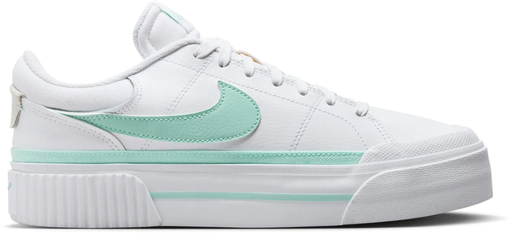 Nike Court Legacy Lift Sneaker Damen in white-mint foam-barely green, Größe 41 - weiß