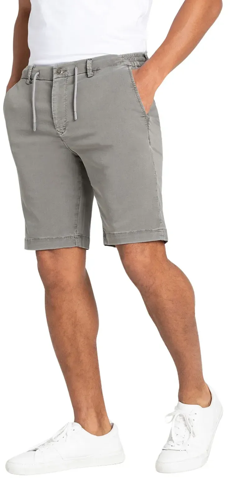 Mac Jog'n Short aus Sweat Denim in Leaf Green-W31