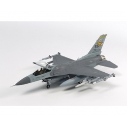 1:72 F-16CJ Fighting Falcon m. Zurüstteilen
