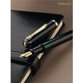 Pelikan Classic M200 Kolbenfüller schwarz/gold B (breit), 1 St.