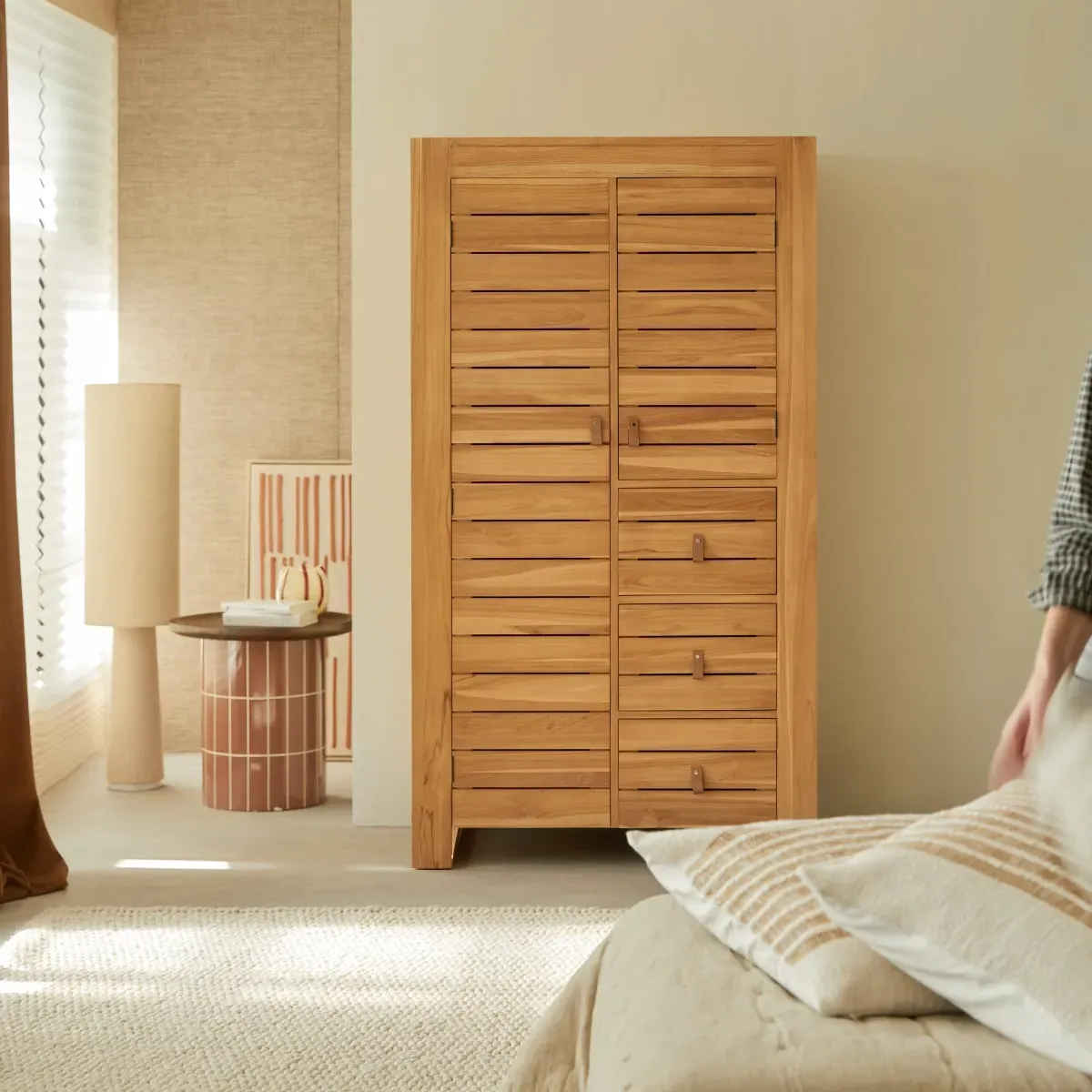Kinder-Kleiderschrank mit Kleiderstange aus massivem Teakholz 180 Minimalys